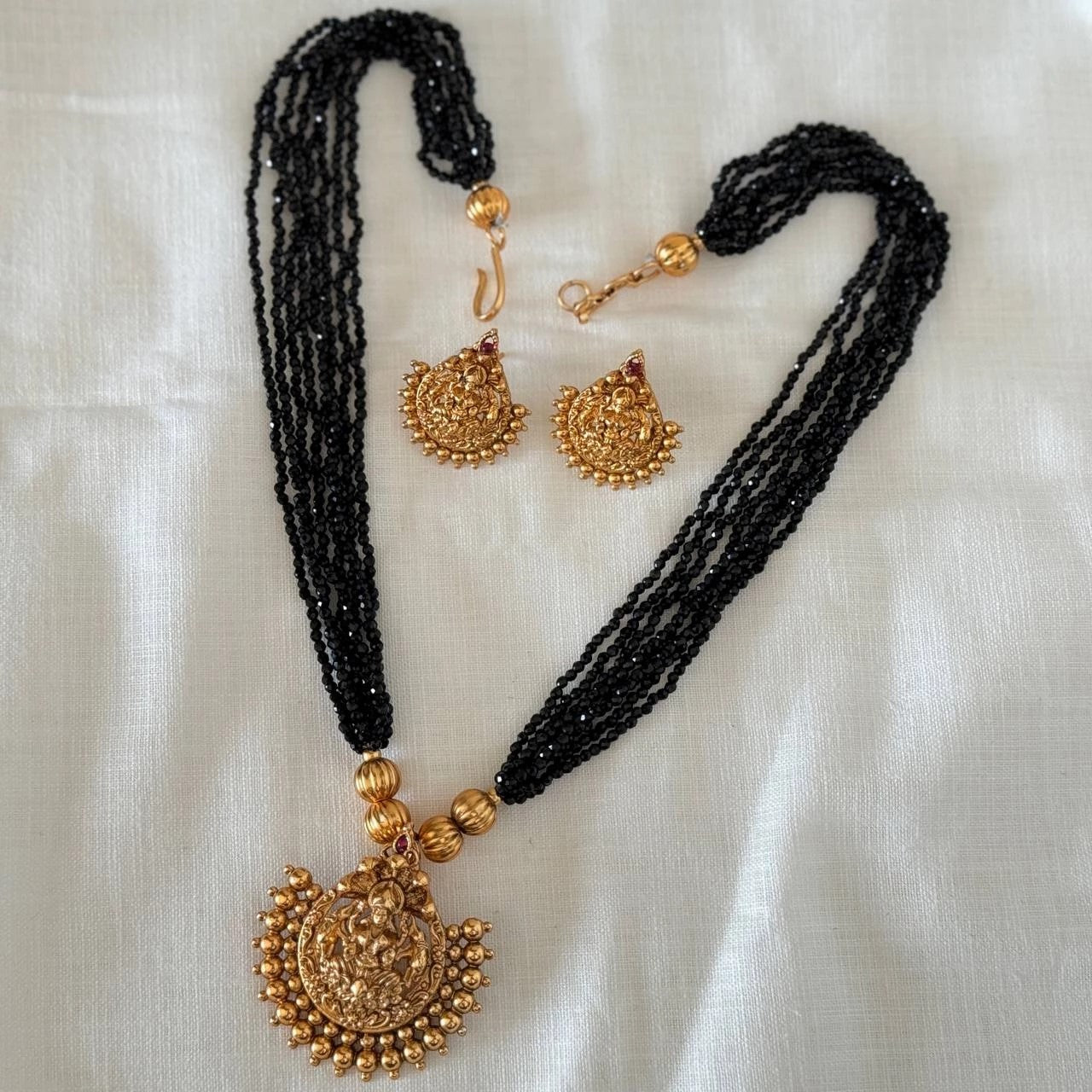 Kaltury™ Black Crystal Lakshmi Necklace Set with earrings