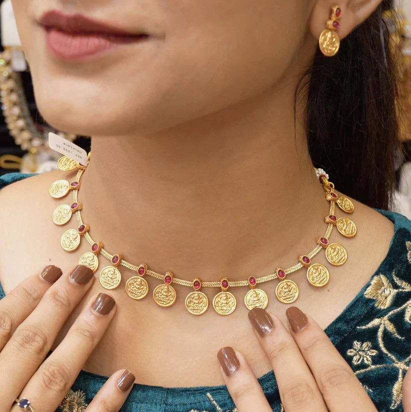 Kaltury™ Gold plated Premium Antique Lakshmi Coin set with earrings