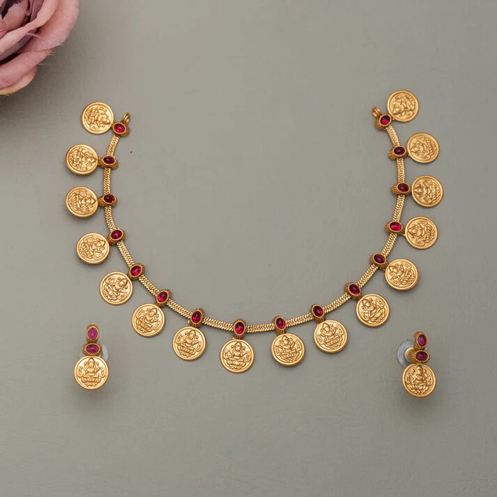 Kaltury™ Gold plated Premium Antique Lakshmi Coin set with earrings