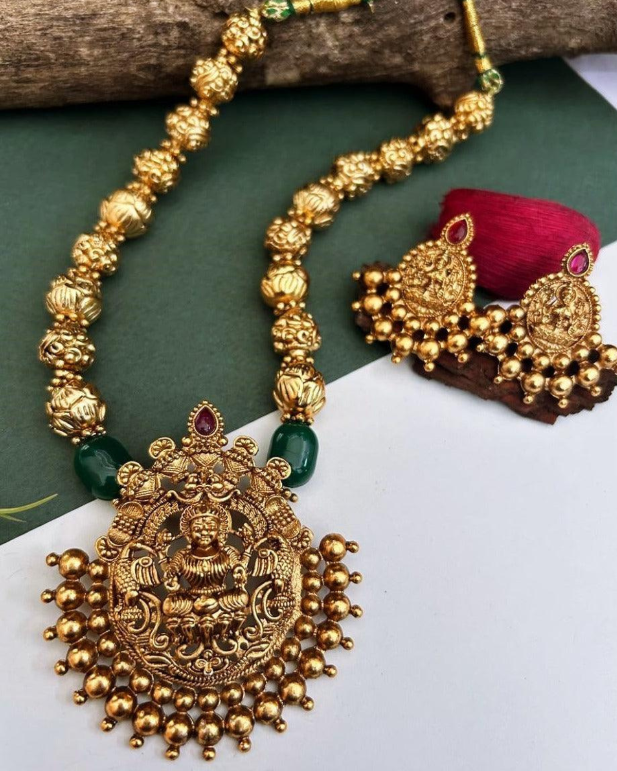 kaltury™ Laxmi Premium Pendant Necklace Set