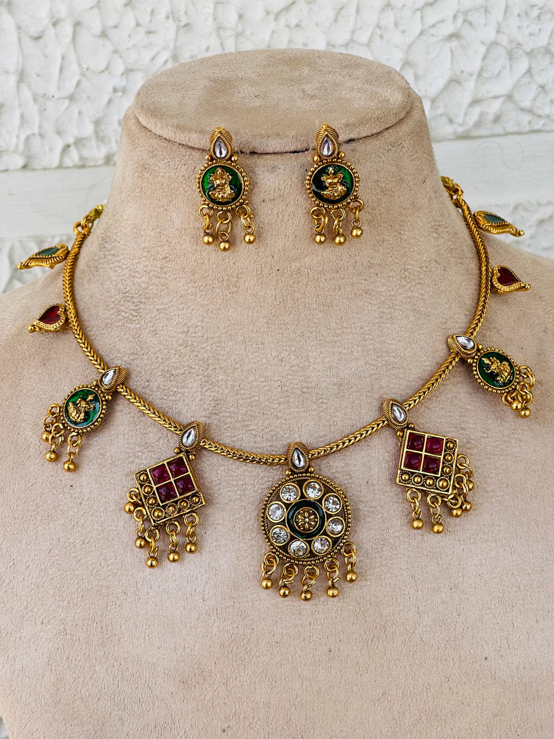 Arya Palakka necklace