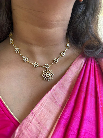 Flower diamond pendant